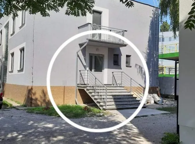 Living & Bus Station & Mlynske Nivy Privatunterkunft