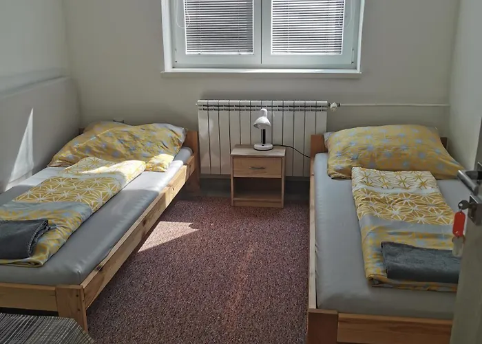 Living & Bus Station & Mlynske Nivy Gazde/Camere de închiriat *